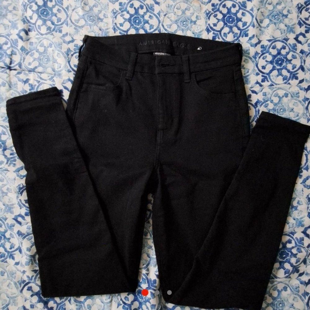 American Eagle Black High Rise Skinny Jeans